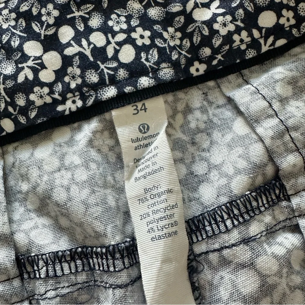 Lululemon | Men’s Commission Shorts Floral Pattern‎ Blue White Size 34